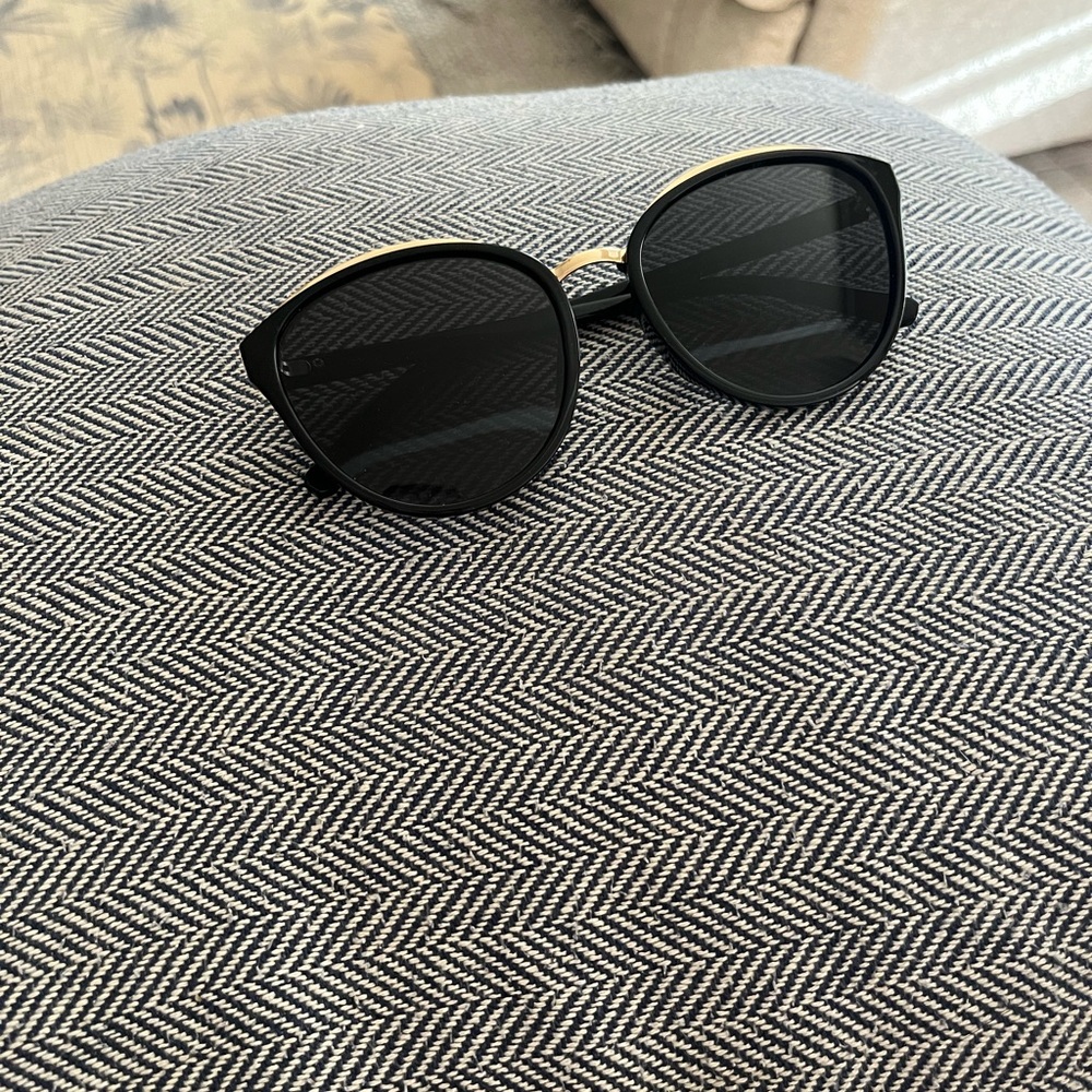 Stylish Black Sunglasses